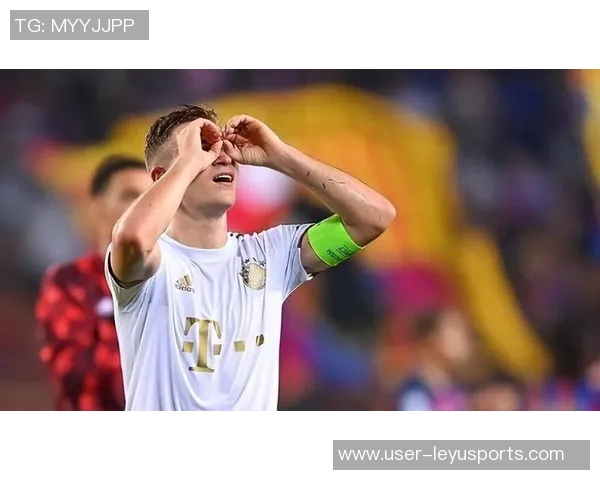 基米希苦练角球展现决心本赛季助攻4球彰显实力与勇气 基米希苦练角球展现决心本赛季助攻4球彰显实力与勇气